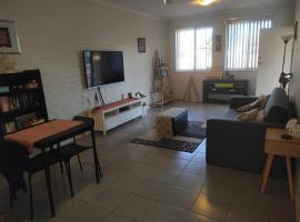 South Hedland Accomodation - Nice - Tidy - Secure, апартаменты/квартира в городе South Hedland