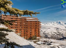 Résidence Pierre & Vacances Premium Les Hauts Bois, khách sạn ở Aime La Plagne