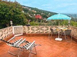 Apartment with Huge Deck Nestled in Marvelous Gardens - Nidos, Ferienwohnung in La Orotava