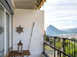 Lugano Boat Apartment، فندق مع موقف سيارات في لوغانو