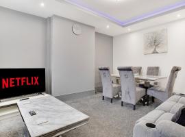 Exquisite 3-Bedroom, Newly Renovated, Sleeps 6, hotel v destinaci Newcastle upon Tyne