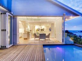 Clifton 4th Beach Villa 6 Sleeper, bungalow in Cape Town