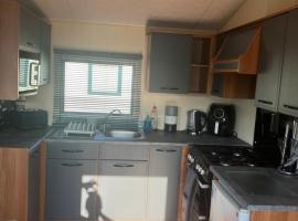 Lisa and Laddy Caravan Hire，Meliden的飯店