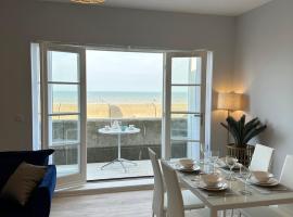 Ocean View Suite - Near Hythe - On Beach Seafront - Private Parking، فندق في ودايمتشيرس