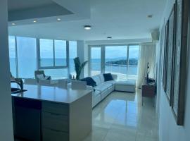 17E Beautiful 2-Bedroom Ocean View Apartment, lejlighed i Playa Bonita Village