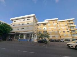 Quarto amplo do apartamento no Palmarejo, smještaj kod domaćina u gradu 'Praia'