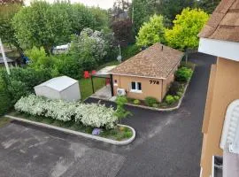 Maisonnette dans la nature en pleine ville.