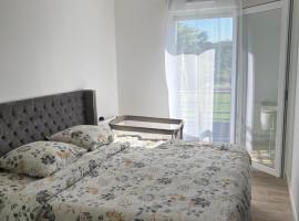 Appartement tout équiper, hotel in Orléans