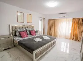 Quiet Marble Apt with Free Parking Spot Old Town