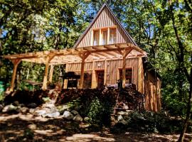 A Hely, hotel con campo de golf en Kismaros