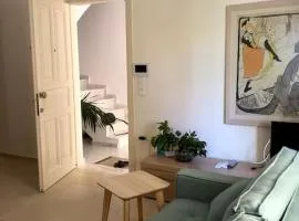Διαμέρισμα σε ανακαινισμένο αρχοντικό 19ου αιώνα, κέντρο Μύρινας