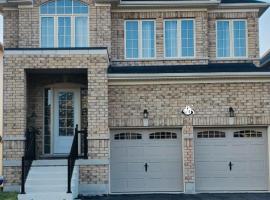 Brand new luxurious home, located in Lindsay., homestay in Kawartha Lakes