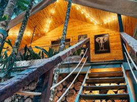Glamping Pedra Azul, hotel u gradu Domingos Martins