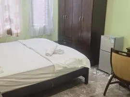 8号房有厕所厨房冰箱洗衣机
