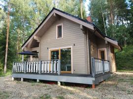 Pirts Jaunakmeni, hotel con estacionamiento en Priežmale