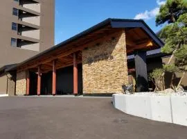 函館湯の川温泉ホテル万惣、にある函館空港 - HKDの周辺ホテル
