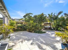 Castaway - Ettalong Beach, holiday home in Ettalong Beach