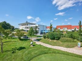 Bachhof Resort Hotel, hotel with parking in Kirchroth