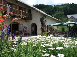 Les Alisiers, hotel em Montclar