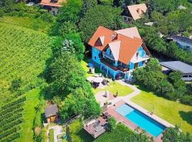 Apartment mit Pool und Aussicht