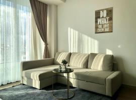 Secured Lux 1-bedrroom apartment - Gym, Sauna & Parking 193, hotel in Beylikduzu