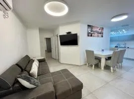 Luxury 3 Rooms Apartament - NearTheSea Bat Yam