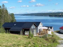 Lovely home by Glomma river!