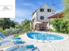 Villa Bonaca Perfect location for a holiday with friends or family