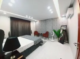 Con Stay Luxury Apartments Bahria Town Lahore