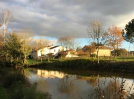 Les chantours - Habitat et réserve de 15 hectares bio, renta vacacional en Saint-Antoine-Cumond