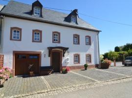 Appealing Apartment in Ittel with Garden Parking Bicycles, cheap hotel in Welschbillig