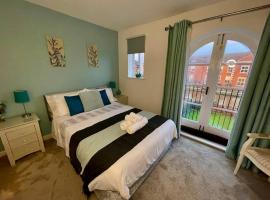 Silver Stag Properties, Cozy 2 BR Home w Parking, hotell i Loughborough