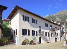 Traditional Apartment in Poffabro with Fireplace, ваканционно жилище в Frisanco