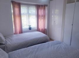 double room, vacation rental in Thornton Heath