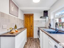 Silver Stag Properties, 3 BR Gem with 2 Baths, magánszállás Hugglescote városában