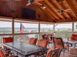 Canyon Lake Home Hill Country and Water Views!, hotel v destinaci Canyon Lake