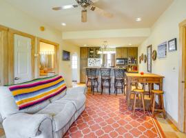 Vibrant Terlingua Vacation Rental Near Big Bend!, holiday home in Terlingua