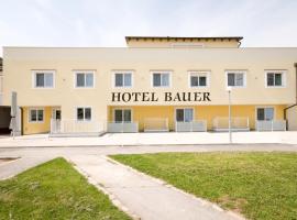 Hotel Bauer, hotel with parking in Rauchenwarth