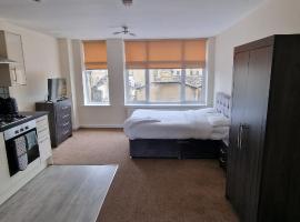 PENTHOUSE APARTMENT IN CENTRAL HALIFAX, pensionat i Halifax