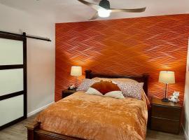 Foxs Den Hot Tub Bbq Queen Bed Sleeps 2: Ahwahnee şehrinde bir tatil evi