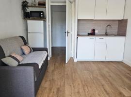 Studio Le Santa-Maria - Fréjus Plage - Tout à pied，位于弗雷瑞斯的酒店