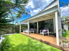 Seabreeze Villa on Mermaid Beach/ Broadbeach