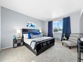 Beverly Hills Penthouse 2 BR Apt with Parking 407