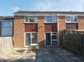 3 bedrtoom comfortable house, apartment in Houghton Regis