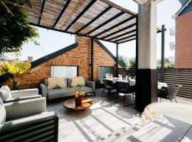 The Edgewater Suites - Park View, hotel in Namen