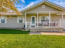 Cozy Stafford Home with Outdoor Pool Pets Welcome!