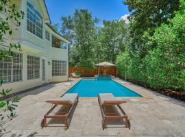 Woodlands Contemporary 4BR3Bath with heated Pool and Spa, hotell i The Woodlands