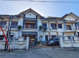 Grand Berbah Homestay Jogja, casa vacanze a Potrojayan