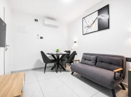 יחידת דיור ברמת בית מלון עם ממד, luxury hotel in Ashdod