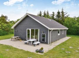 Awesome Home In Vemb With 3 Bedrooms And Wifi, hotel i Thorsminde